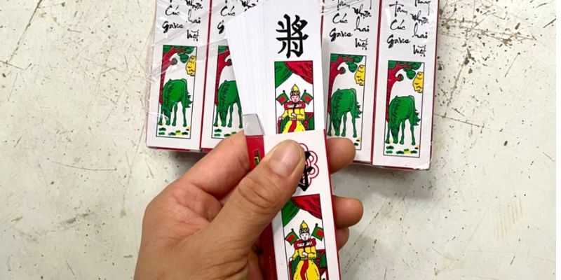 Bài tam cúc là gì?